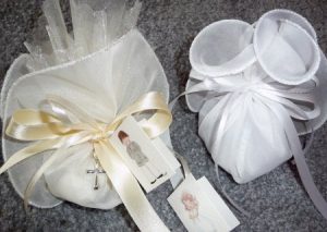 Überraschen Sie Ihre Gäste oder Familie mit diesem schönem Gastgeschenk oder Bomboniere anläsßlich der Feier der Erstkommunion, Konfirmation, Firmung! Ideal als Tischdekoration oder Platzkarte !
