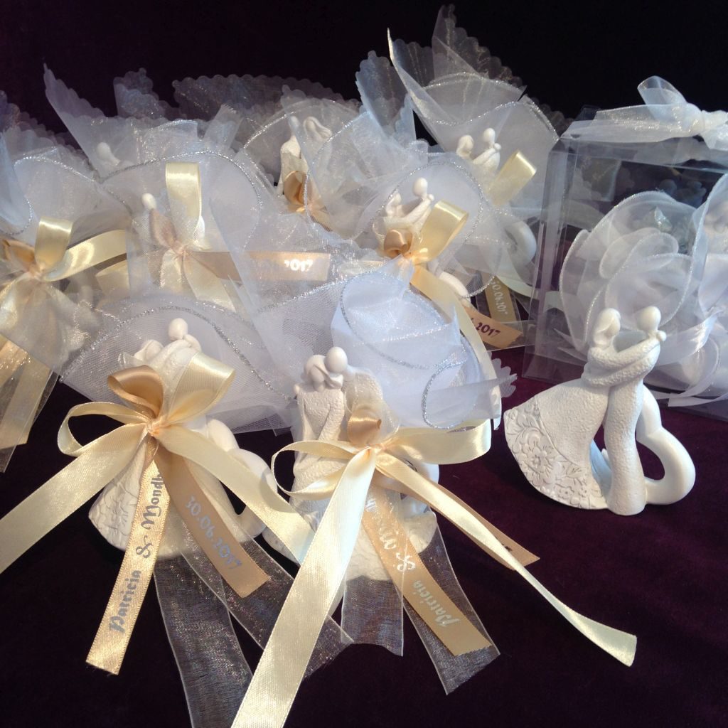Hübsche Gastgeschenke mit Hochzeitspaarfigur