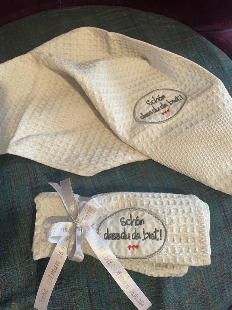 Geschirr Handtuch "Schönd dass du dabei bist" als Gastgeschenk zur Hochzeit
