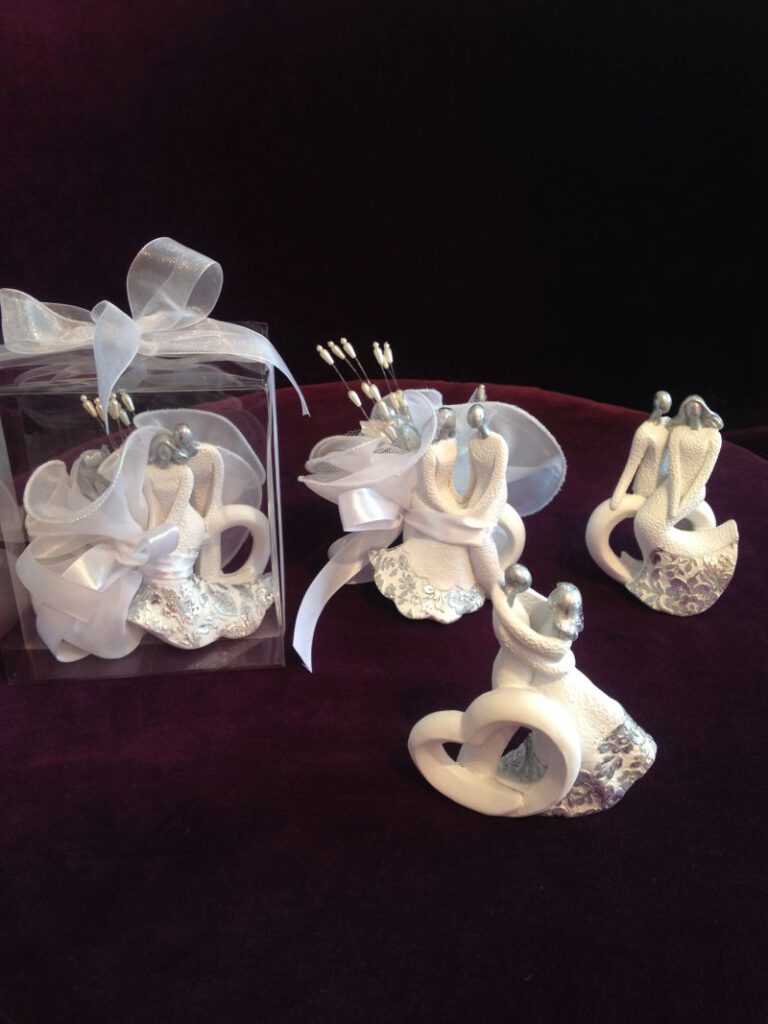 Hübsche Gastgeschenke mit Hochzeitspaarfigur